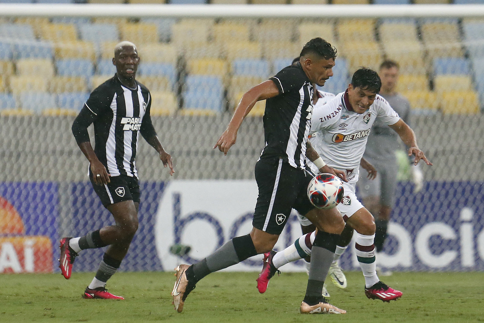 BOTAFOGO VENCE O FLU POR 1 A 0