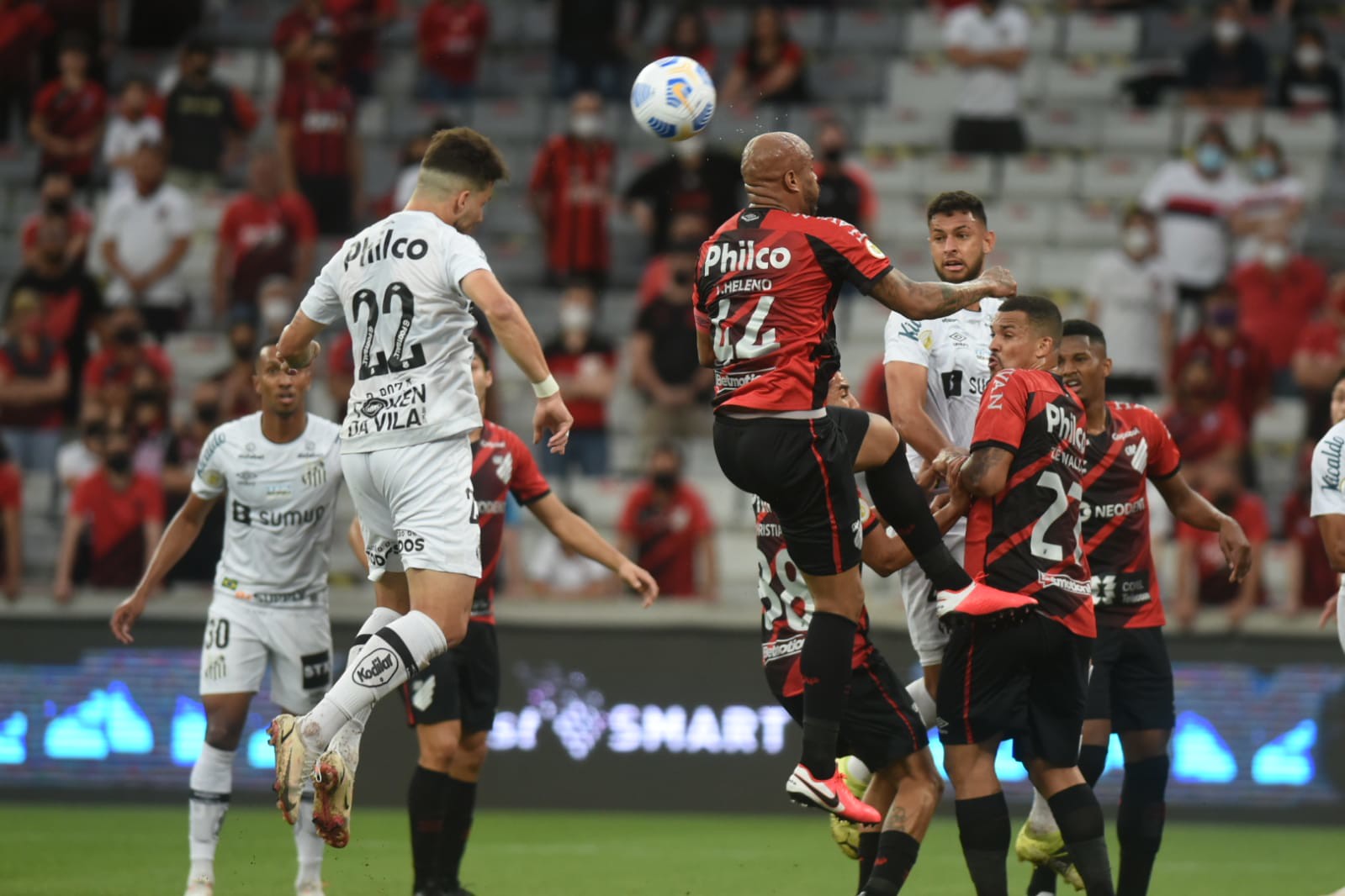 SANTOS VENCE O FURACÃO POR 1 A 0