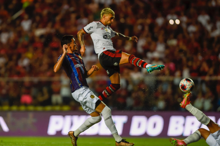 0 A 0 PARA FLAMENGO E MADUREIRA