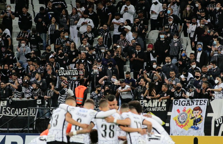 CORINTHIANS VENCE DE VIRADA O BAHIA